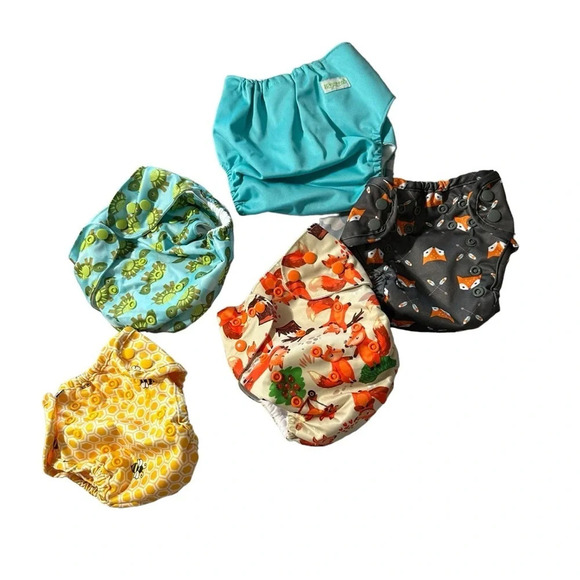 Bundle of 5 Reusable Diapers never used - Picture 1 of 6